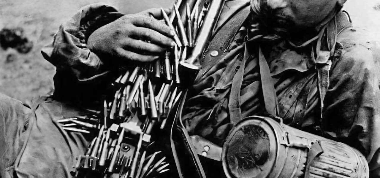 32 tragische, traurige, aber faszinierende kolorierte Bilder des Zweiten Weltkriegs