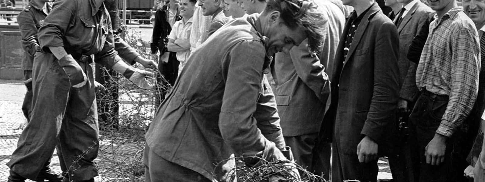 Der Bau der Berliner Mauer anhand seltener Fotografien, 1961–1989