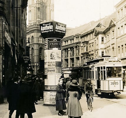 Straßenszenen Berlins während der 1920er Jahre durch erstaunliche Fotos