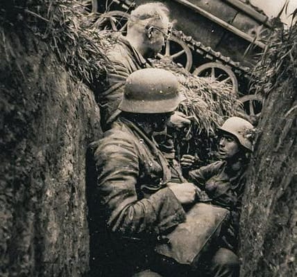 Faszinierende Fotos zeigen, wie Nazi-Motorradfahrer sich aufsattelten, um in den Krieg zu fahren (und einige der anderen seltsamen Motorräder, die es auf das Schlachtfeld geschafft haben)