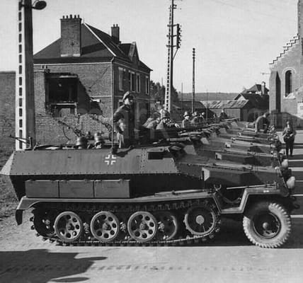 Halb LKW, halb Panzer: Der deutsche Sd.Kfz. 251 war ein voller Erfolg