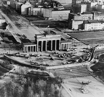 Ein einzigartiger Blick auf die Stadt im Umbruch – Geschichten, Gesichter und Momente einer sich wandelnden Metropole.