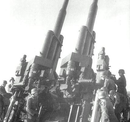 Die 12,8-cm-FlaK 40 war eine deutsche Flugabwehrkanone aus dem Zweiten Weltkrieg