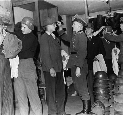 37 wunderschöne, traurige, aber beruhrende Farbbilder aus dem Zweiten Weltkrieg