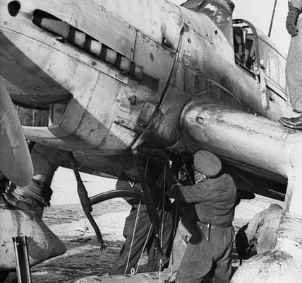 Deutsche Kriegsfuhrung an verschiedenen Fronten Europas 1943–1944: Luftwaffe, Panzerabwehr und militärische Fuhrung
