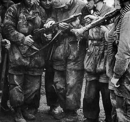 Wie die Deutschen aus Nazihelmen Töpfe und Pfannen herstellten