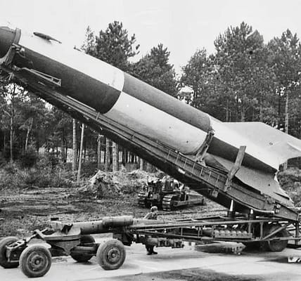 Die V2-Rakete: Eine Veränderung der Kriegsbahn