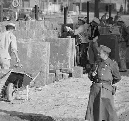 Der Bau der Berliner Mauer, 1961