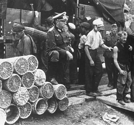 Ein Blick in die Geschichte: Munitionszug im Zweiten Weltkrieg unter deutscher Aufsicht.