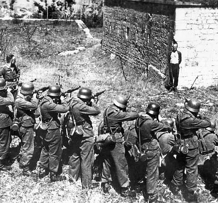 Damals und heute: Zitadelle von Belford, Frankreich, Ort der Scheinhinrichtung von Georges Blind