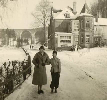 40 alte Fundfotos dokumentieren das Leben einer deutschen Familie in den fruhen 1950er Jahren