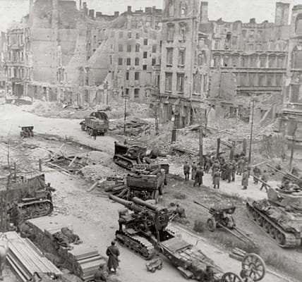 Ein Bild ohne Worte: Was nach dem Fall Berlins 1945 ubrig blieb