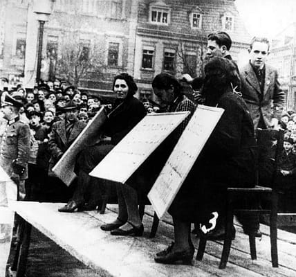 Öffentliche Demutigung judischer Frauen in Linz – Ein dunkles Kapitel der NS-Zeit