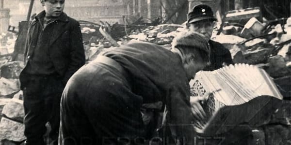 Kurz nach dem Zweiten Weltkrieg dokumentieren 48 erstaunliche Fotos das alltägliche Leben in Berlin im Jahr 1946