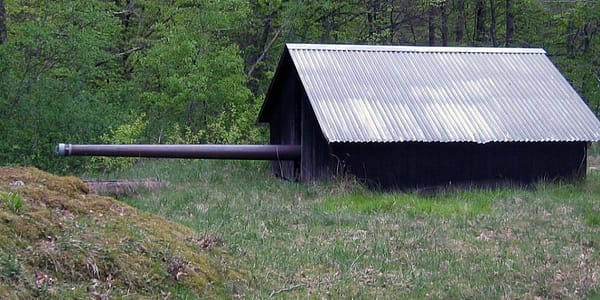 Schwarz-Weiß-Fotos des zerstörten Berlins im Jahr 1945