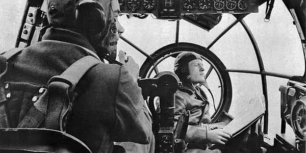 Ein Blick ins Innere eines deutschen Mittelbombers uber Frankreich, Mai 1940.