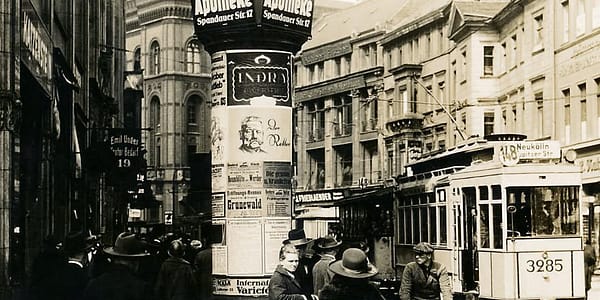 Straßenszenen Berlins während der 1920er Jahre durch erstaunliche Fotos