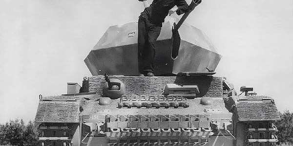 Flakpanzer, selbstfahrende Flugabwehrpanzer, die von Nazideutschland während des Zweiten Weltkriegs entwickelt wurden