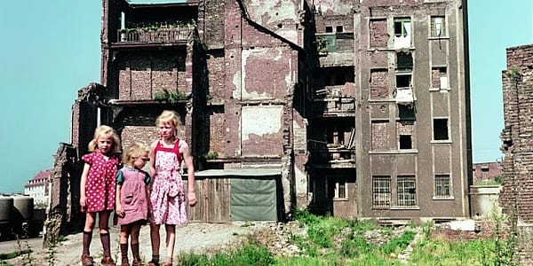 Einzigartige Farbfotos geben Einblicke in das Leben im Deutschland der 1950er und 1960er Jahre nach dem Krieg.