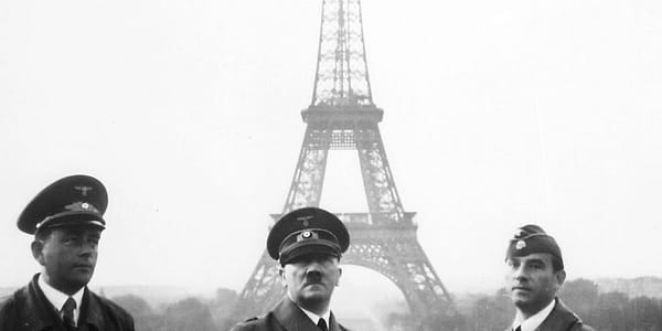 Fotografien von Hitlers triumphalem Einzug in Paris, 1940
