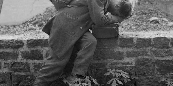 Ein deutscher Soldat kehrt heim – Frankfurt 1947: Zwischen Trummern und Erinnerungen.