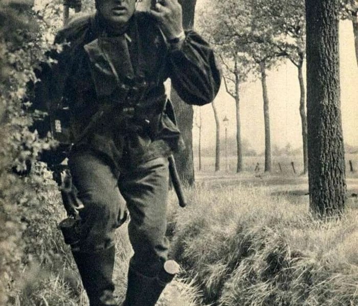 Wie die Deutschen aus Nazihelmen Töpfe und Pfannen herstellten