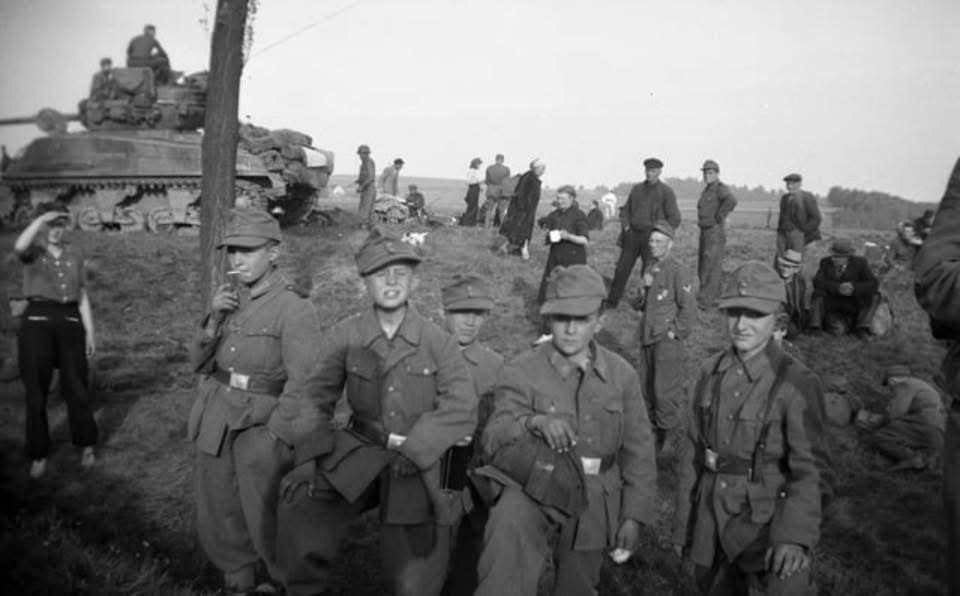 Junge deutsche Soldaten am Kriegsende 1945.H